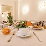 Raeli Noto Отель