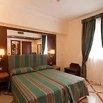 Raeli Noto 3* روما