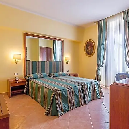 Raeli Noto 3*