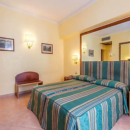 Raeli Noto Отель 3*