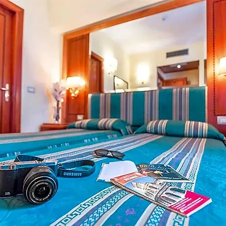 Отель Raeli Noto 3*