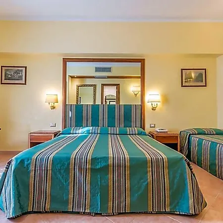Raeli Noto 3*