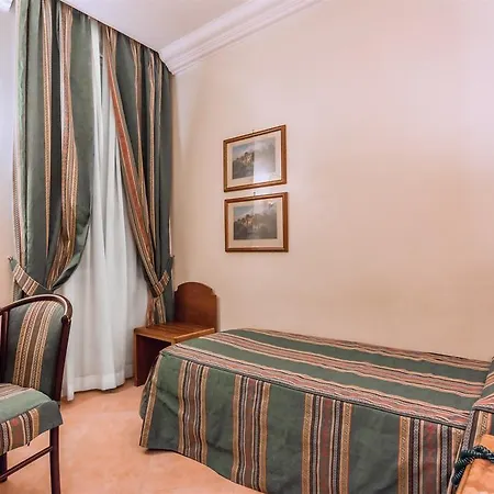 Raeli Noto Hotell Rom