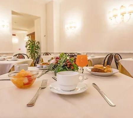 Raeli Noto Hotell