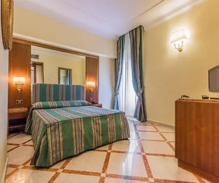 Raeli Noto 3*