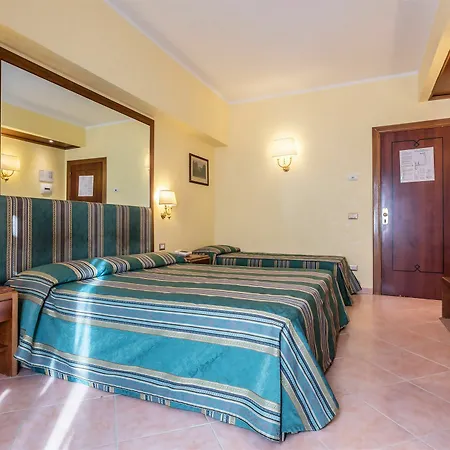 Raeli Noto Hotell 3*
