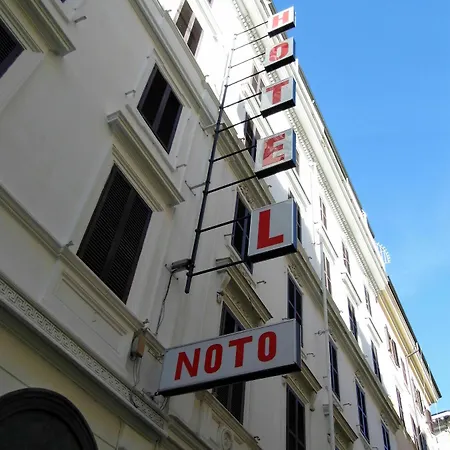 מלון Raeli Noto